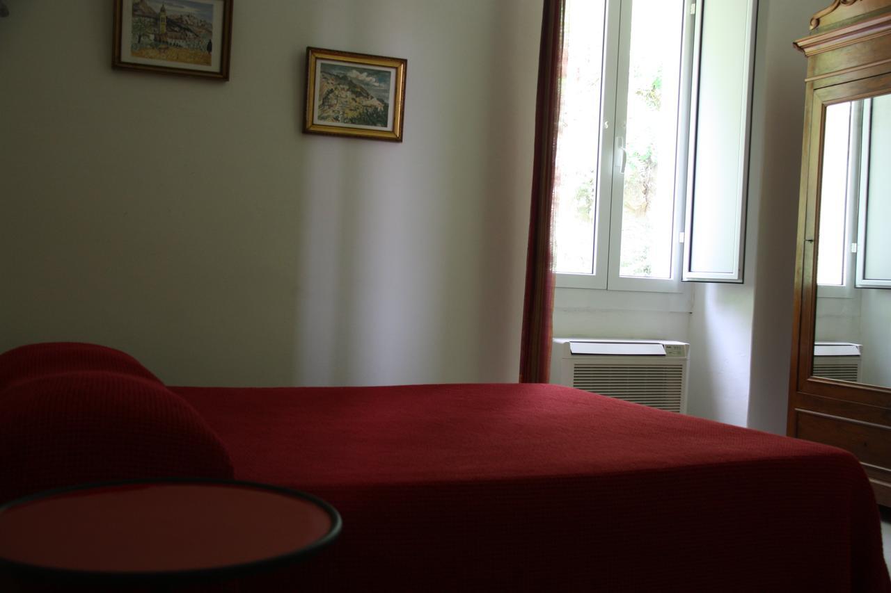 Hotel Aiglon Олмето Екстериор снимка